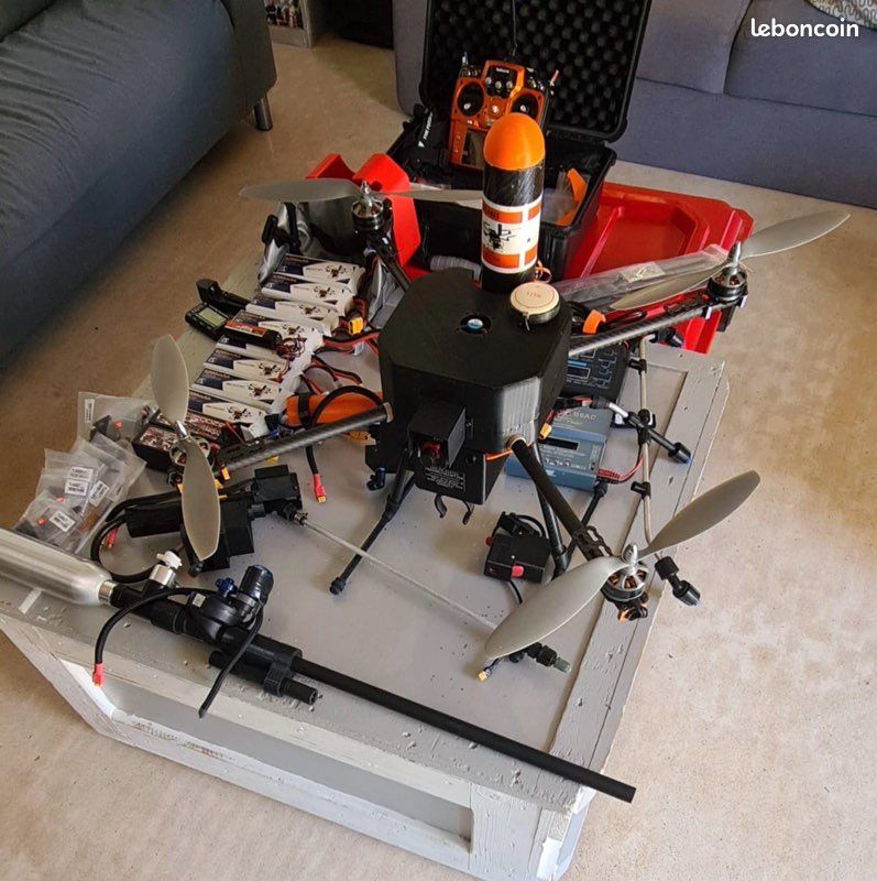 Drone professionnel ARES V3 – Nettoyage toiture / Pulvérisation – Lot complet (image 1)