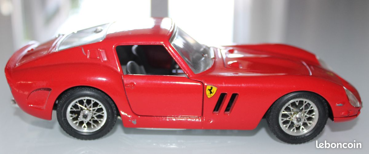BBurago Ferrari 250 GTO 1/24 rouge (image 4)