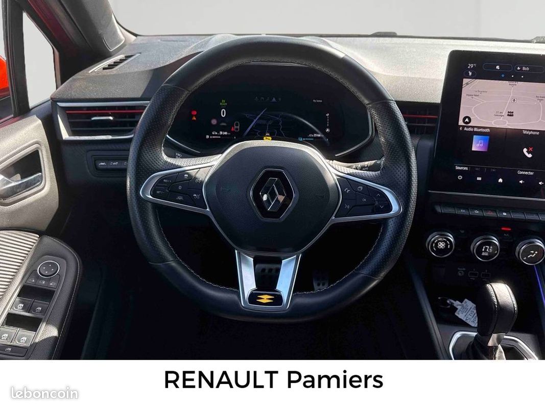 RENAULT Clio E-Tech hybride 145 RS Line (image 13)