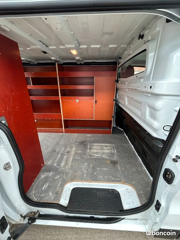 12070 HT – TRAFIC 2 places L1H1 1.6 DCi 125 GRAND CONFORT (image 12)