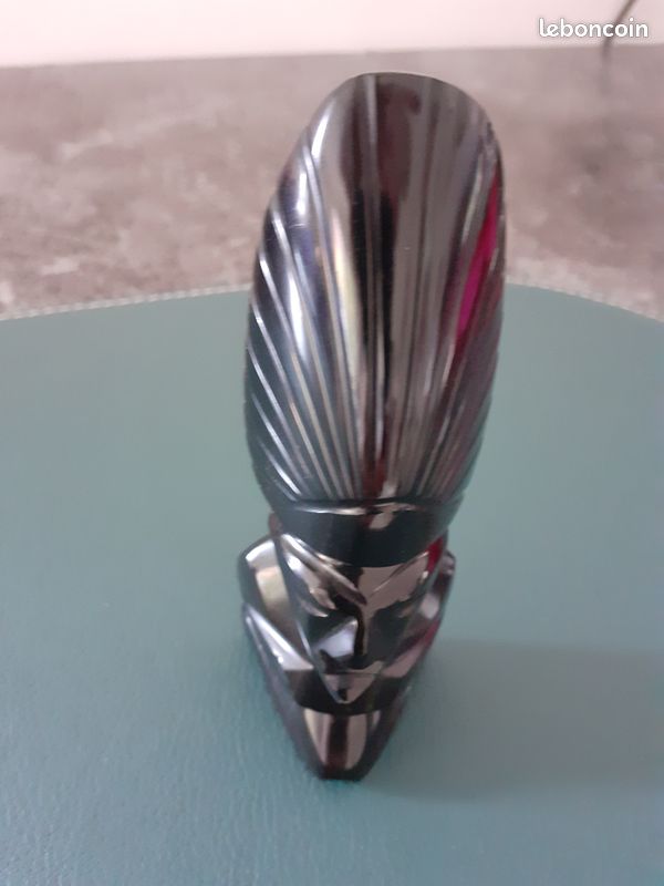 Statuette (image 1)