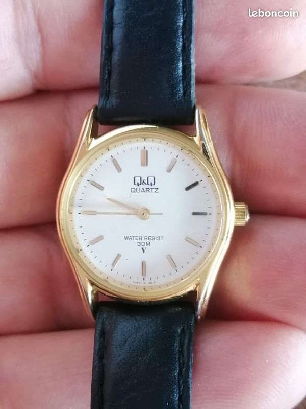 Montre Dame Q&Q Neuve De Stock - Cadran Blanc à Motif Floral - À Quartz