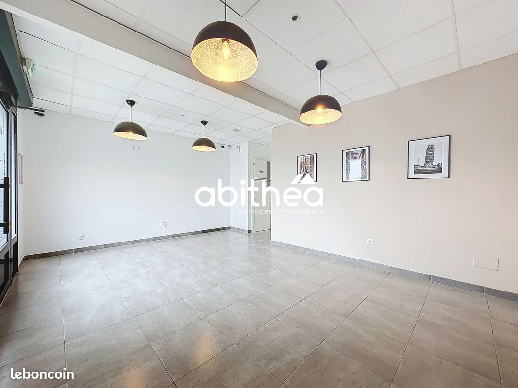 Local commercial 40 m² Montady (image 11)