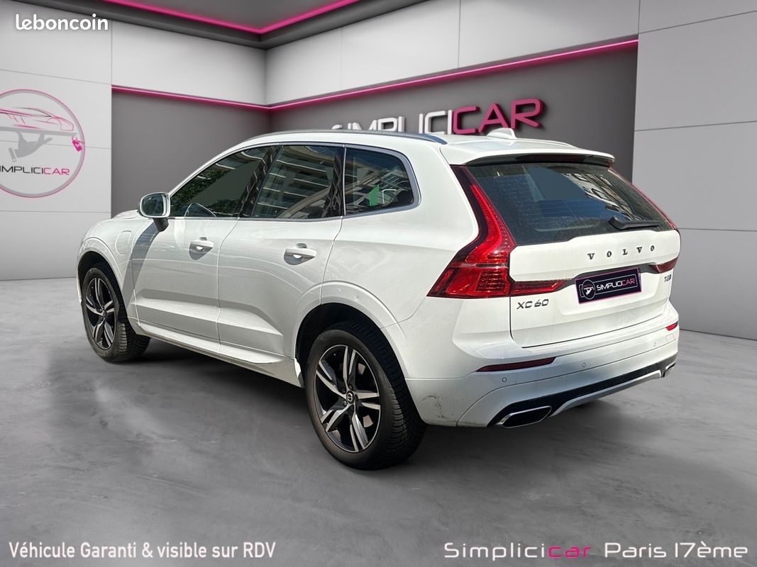 VOLVO XC60 T8 Twin Engine 303 ch + 87 ch Geartronic 8 R-Design /. TOIT OUVRANT / SIÈGES ET VOLANT CHAUFFANT / (image 20)