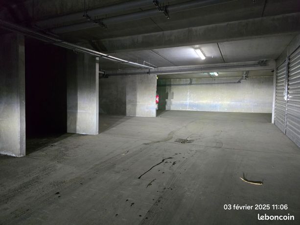 Location parking sécurisé Saint André