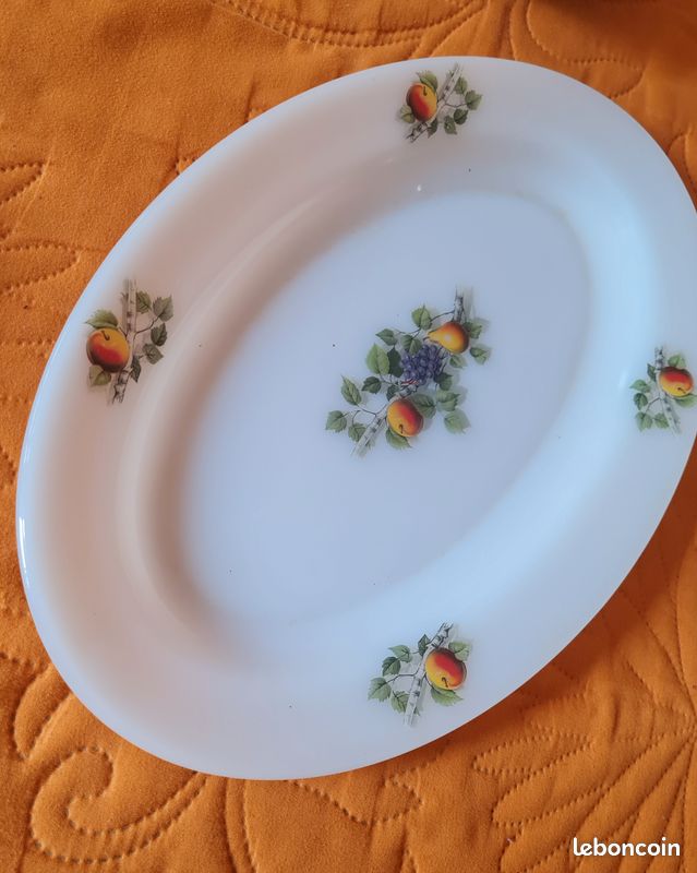 Plat ovale (image 1)