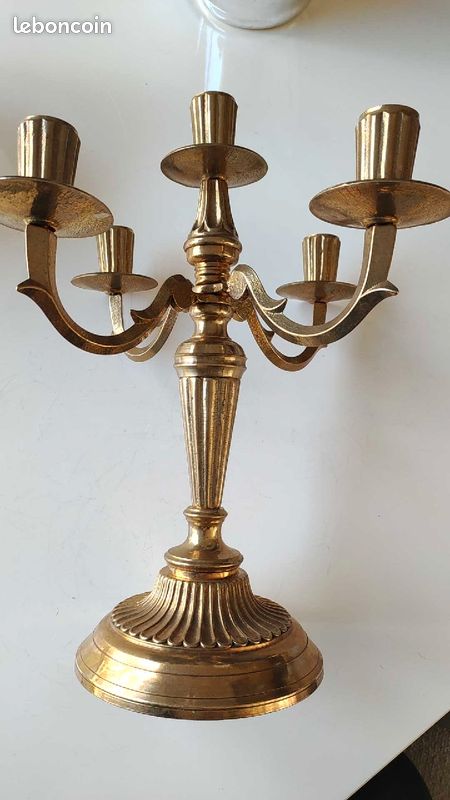 Magnifique grand chandelier à 5 flammes,style Baroque/Antique, en laiton massif. Volutes, cannelures (image 9)