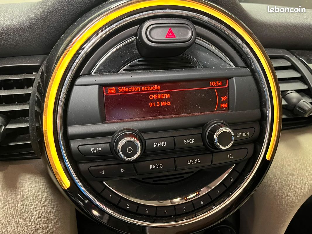 Mini MINI III Cooper D 1.5 116ch Pack Chili / Toit ouvrant / Sono Harman Kardon (image 30)