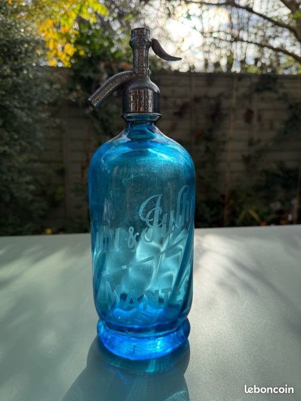Vend ancien siphon de collection ou de dcoration  Cadiou & Julhe ,  produit  Mantes la Jolie 78200 et distribu  Paris, annes 1920 / 1950 -  Dcoration