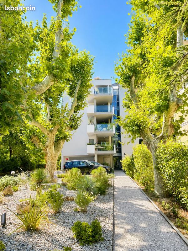 Appartement 3 pièces 70 m² · à Marseille · 70 m² · 2 590 €