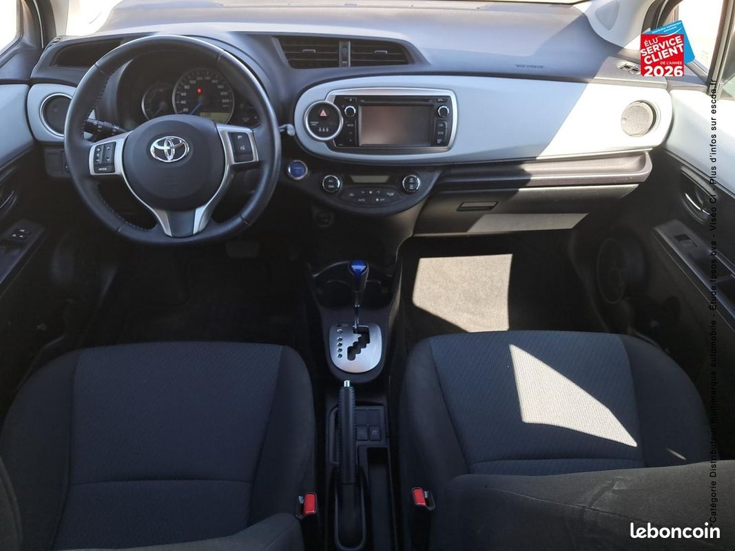 Toyota Yaris HSD 100h Dynamic 5p (image 17)