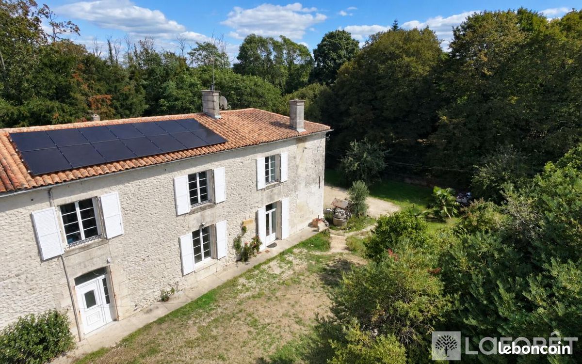 Maison 9 pièces 197 m² · à Chaniers · 197 m² · 378 900 €