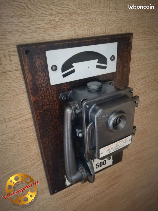 Ancien Téléphone de Gare SNCF converti en Boite à Clefs / Clés dans un Esprit Industriel... Design & Created by Fingercut Modèle Unique Disponible à La Vente 320 euros (Envoi Possible) (image 10)