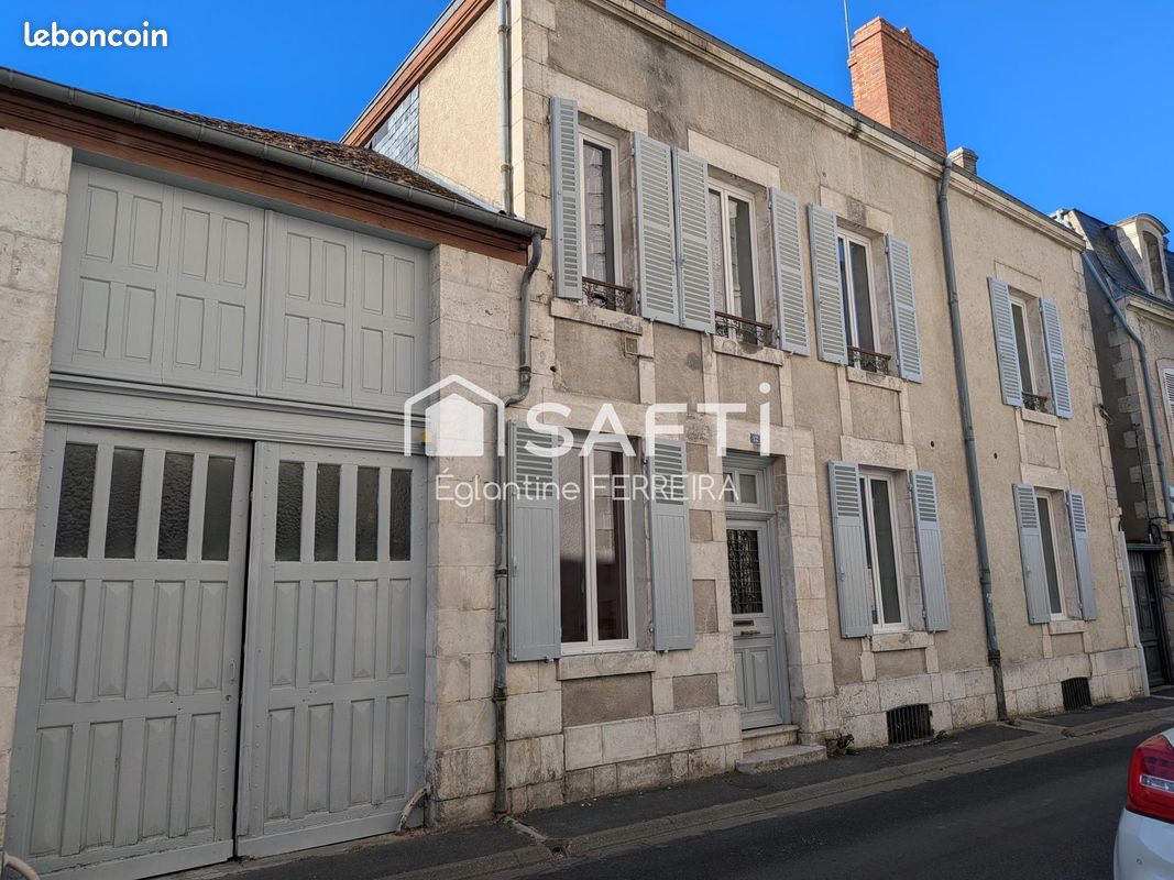 Maison 8 pièces 205 m² · à Issoudun · 205 m² · 214 000 €