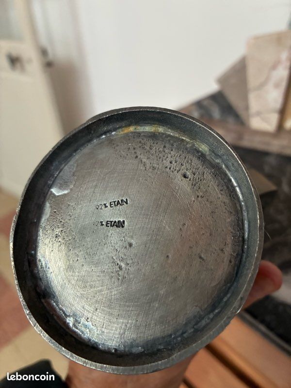 Pot en étain (image 3)