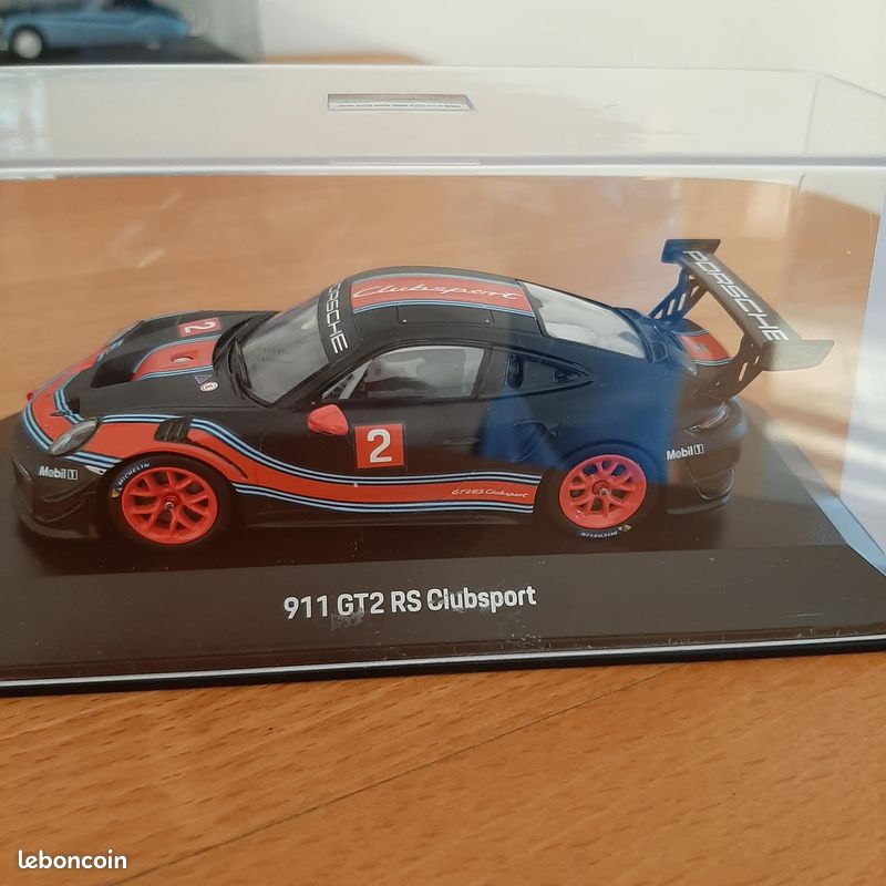 Miniature Spark 1/43 – Porsche 911 GT2 RS Clubsport – Voiture De Collection – Occasion