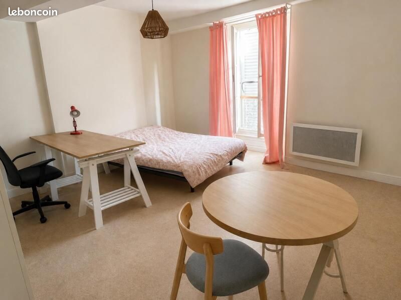 Appartement 1 pièce 27 m² · à Orléans · 27 m² · 430 €
