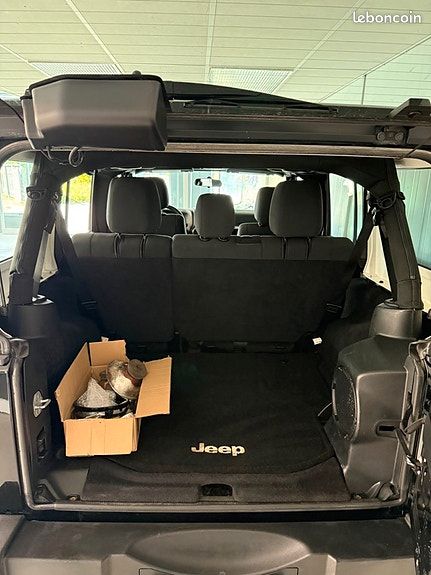 Jeep Wrangler UNLIMITED 200 CH BVA (image 14)