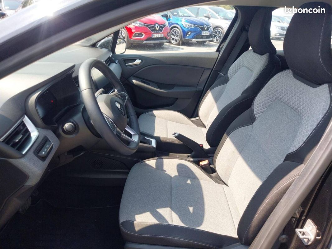 RENAULT Clio E-Tech full hybrid 145 Evolution (image 9)