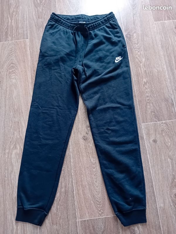 Jogging nike femme taille s (image 1)