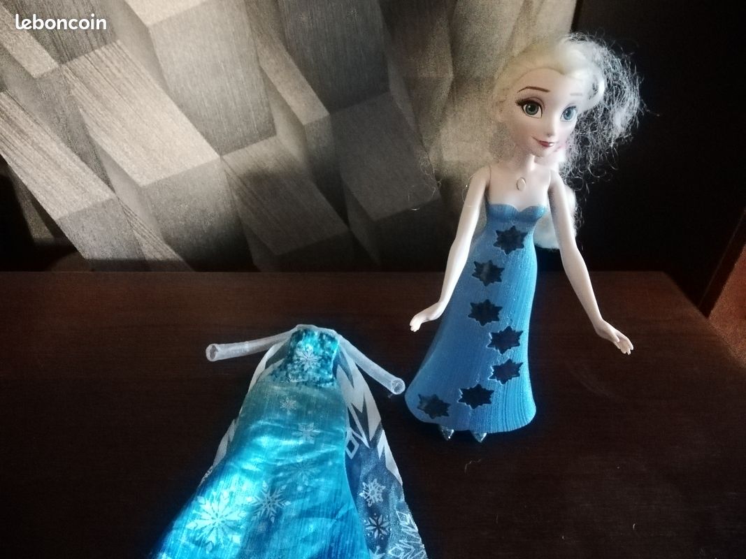 Poupee Elsa Robe Reine Des Neiges Jouet Club Poupée Reine Des