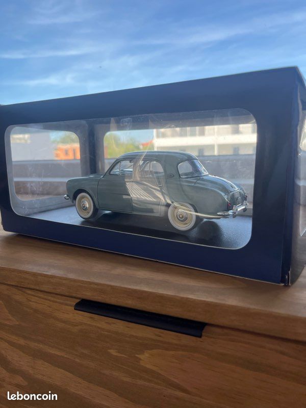 1/18 RENAULT DAUPHINE  BLEU AZUR  - 1958 - NOREV 185159