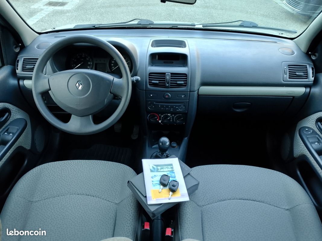 RENAULT CLIO 1.2 Pack Clim 106.000 km (image 3)