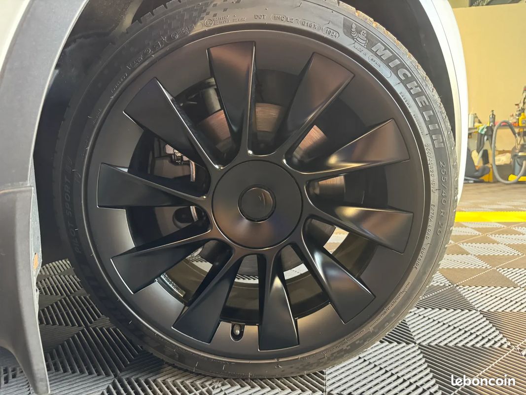 TESLA Model Y 279ch Standard Range - 2024 - Première main - 37 000 km (image 17)