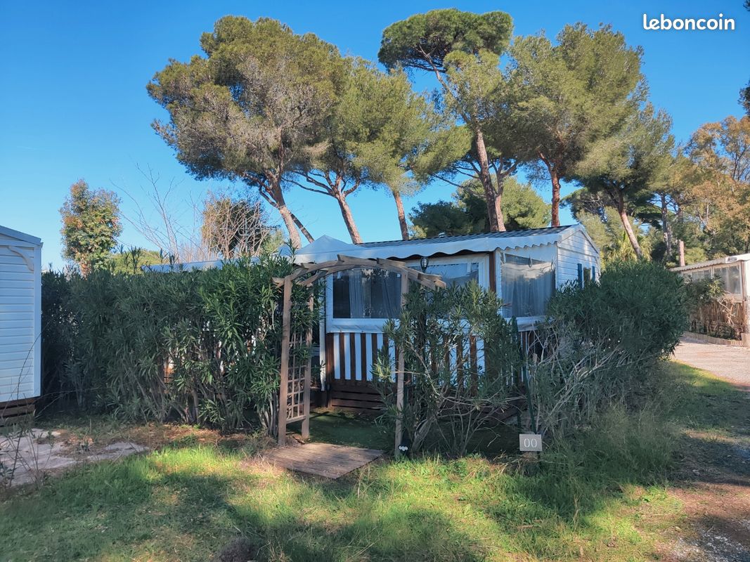Local commercial 3 pièces 31 m² · à Hyères · 31 m² · 25 000 €