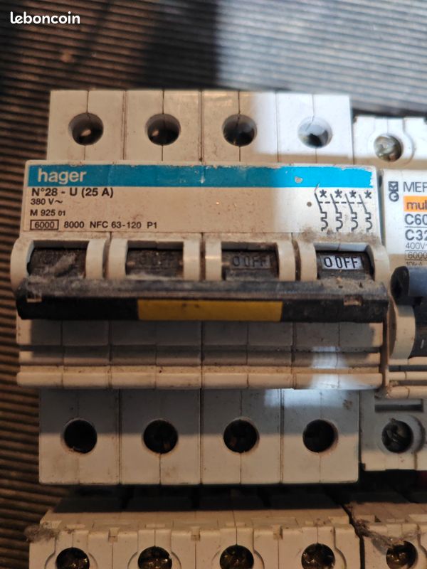 Disjoncteur 380v 32a et 25a (image 4)