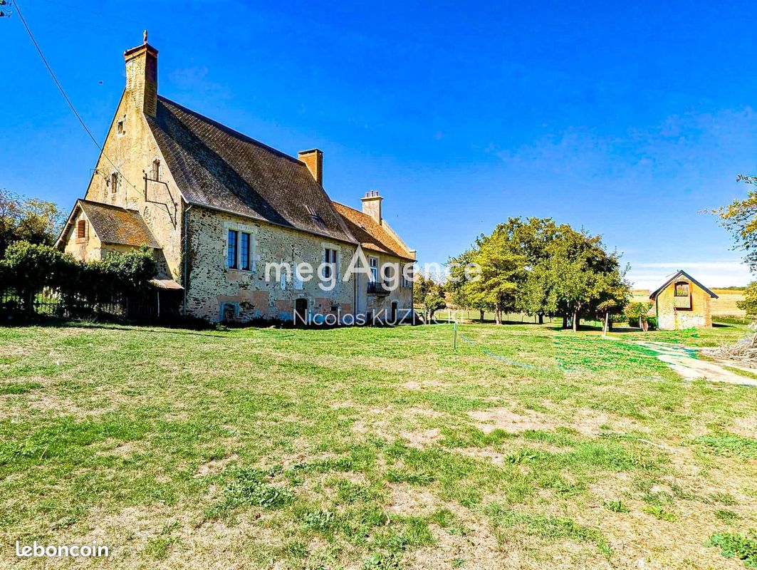 Maison 9 pièces 200 m² · à Yvré-le-Pôlin · 200 m² · 279 990 €