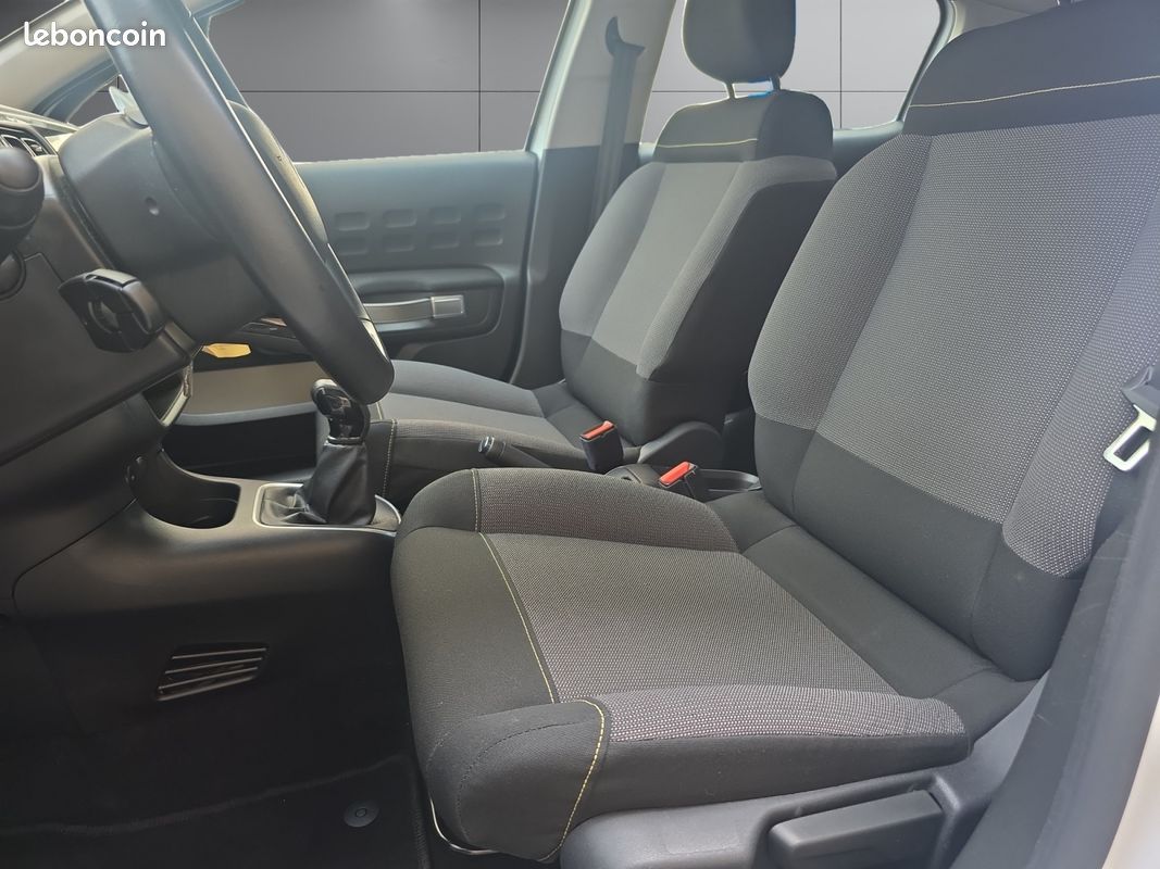 CITROEN C3 C3 PureTech 82 SS BVM5 Shine (image 2)