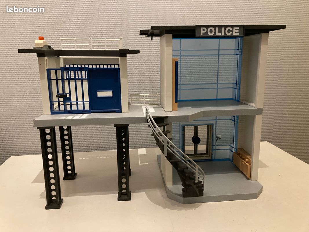 Commissariat Playmobil (image 1)