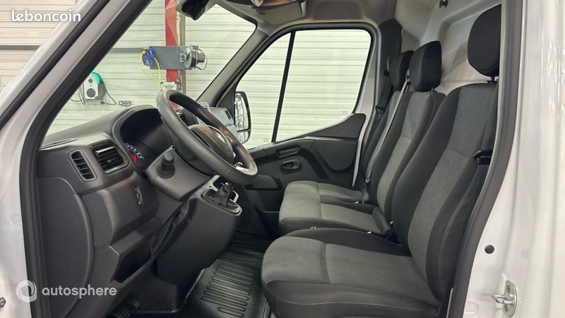 Renault Master Véhicule utilitaire ou Société F3500 L3H3 2.3 Blue dCi 135ch Confort Euro6E (image 16)