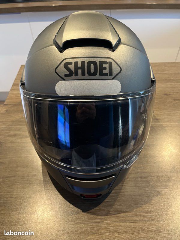 Shoei (image 1)