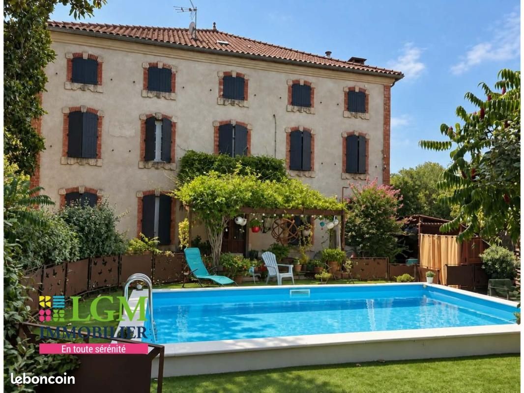 Maison 6 pièces 350 m² · à Saïx · 350 m² · 520 000 €