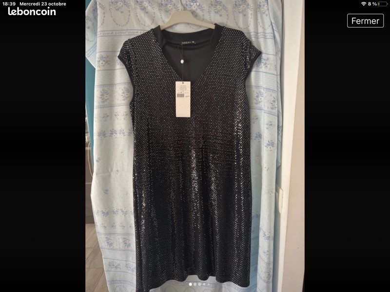 Robe pailletée neuve,Breal,T40 Vêtements - Main Image