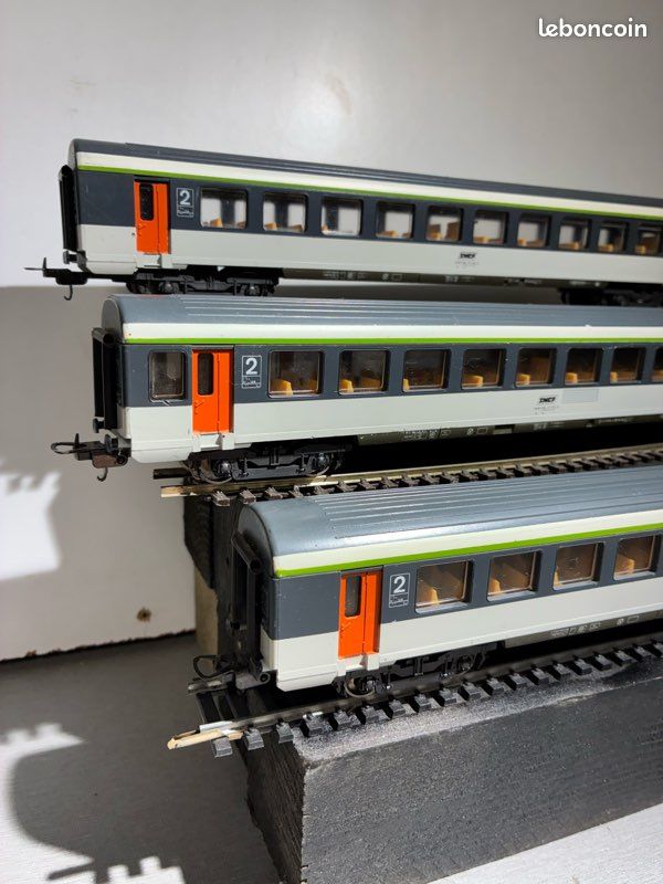 Wagon Voyageurs Lima N°1230/25 - Modèle Réduit Train, Occasion Bon état Avec Aménagement Intérieur