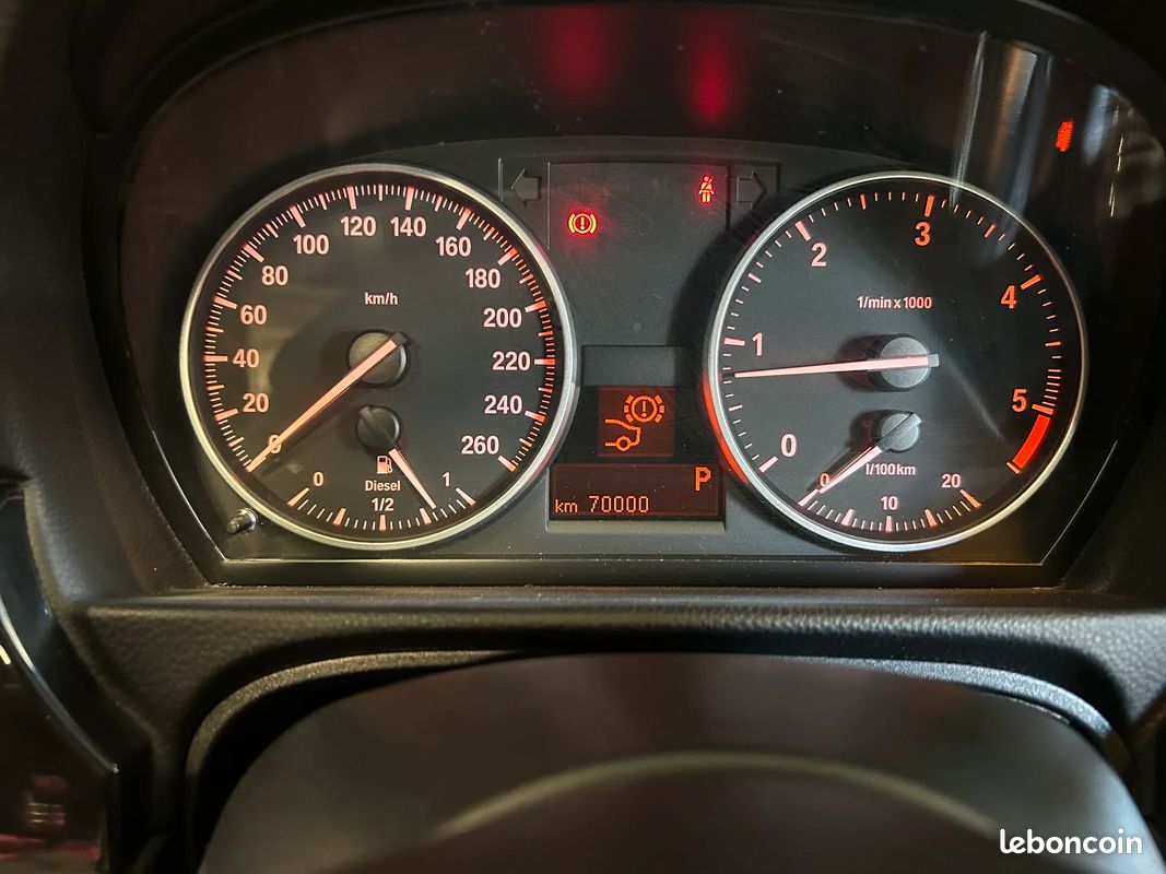 Bmw SERIE 3 E92 LUXE LCI Coupé 320d 184 cv Boîte auto / Suivi D'entretien Complet (image 28)