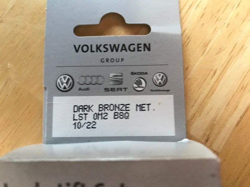 Stylo retouche peinture d'origine Volkswagen Audi Seat Skoda VW