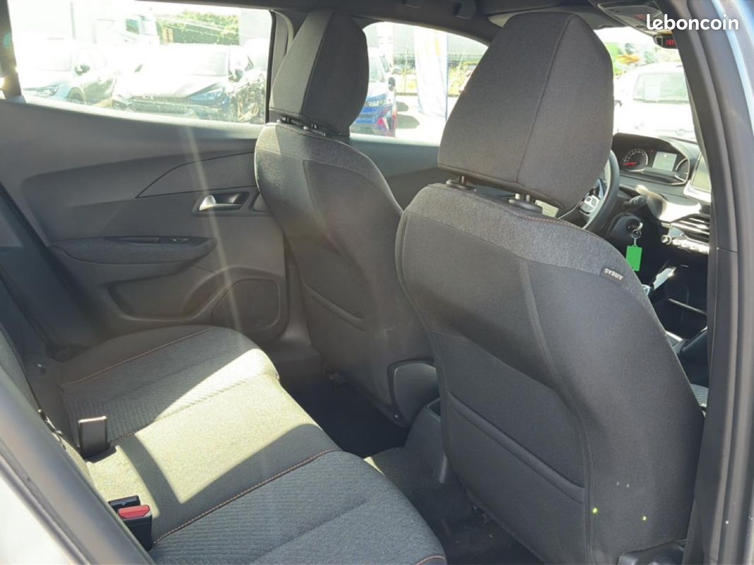 PEUGEOT 2008 1.2 100 style (image 26)