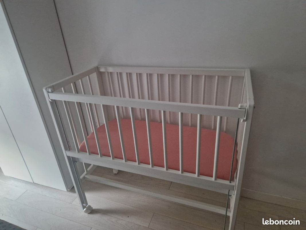 Lit bébé (image 1)