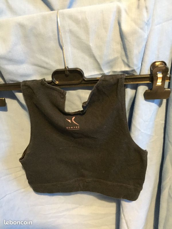 Brassière noire domyos 10 ans (image 1)