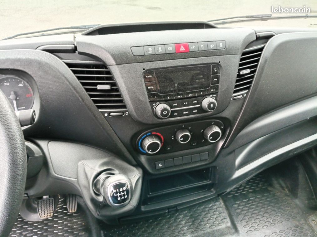 Iveco Daily Caisse hayon CCb 35C16H empattement 4100 3.0 (image 10)