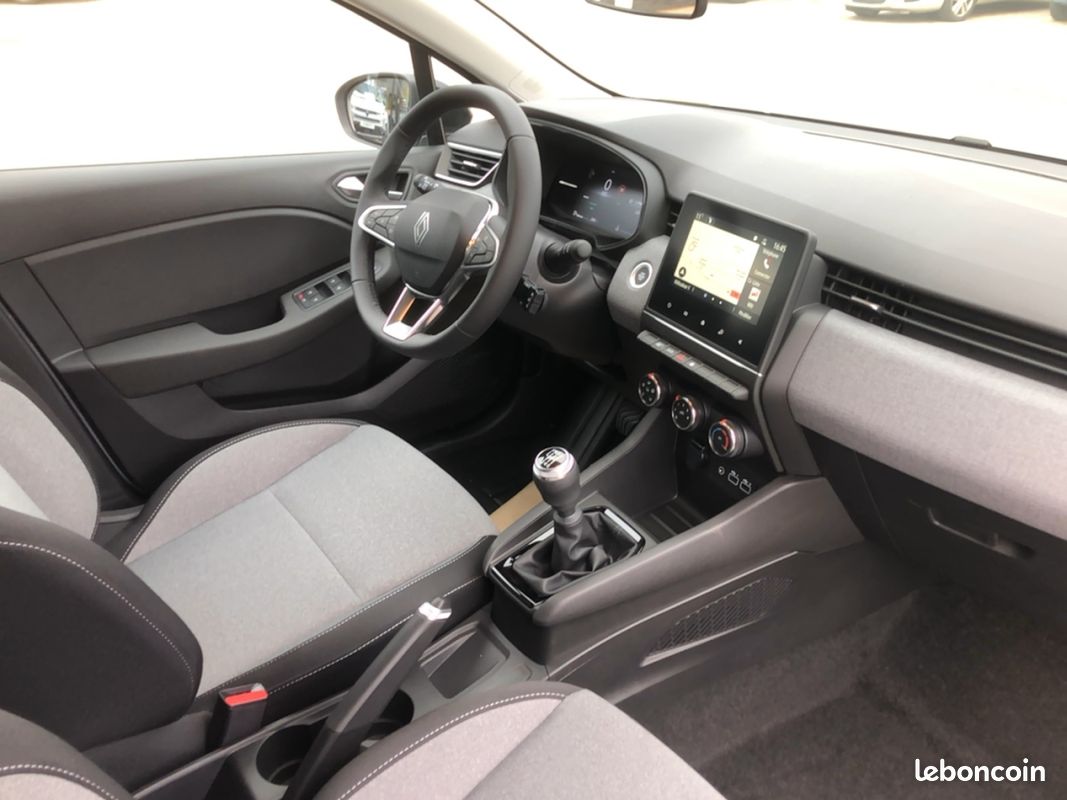 Renault Clio (5) génération Blue dCi 100 -25 + Navigation (image 15)