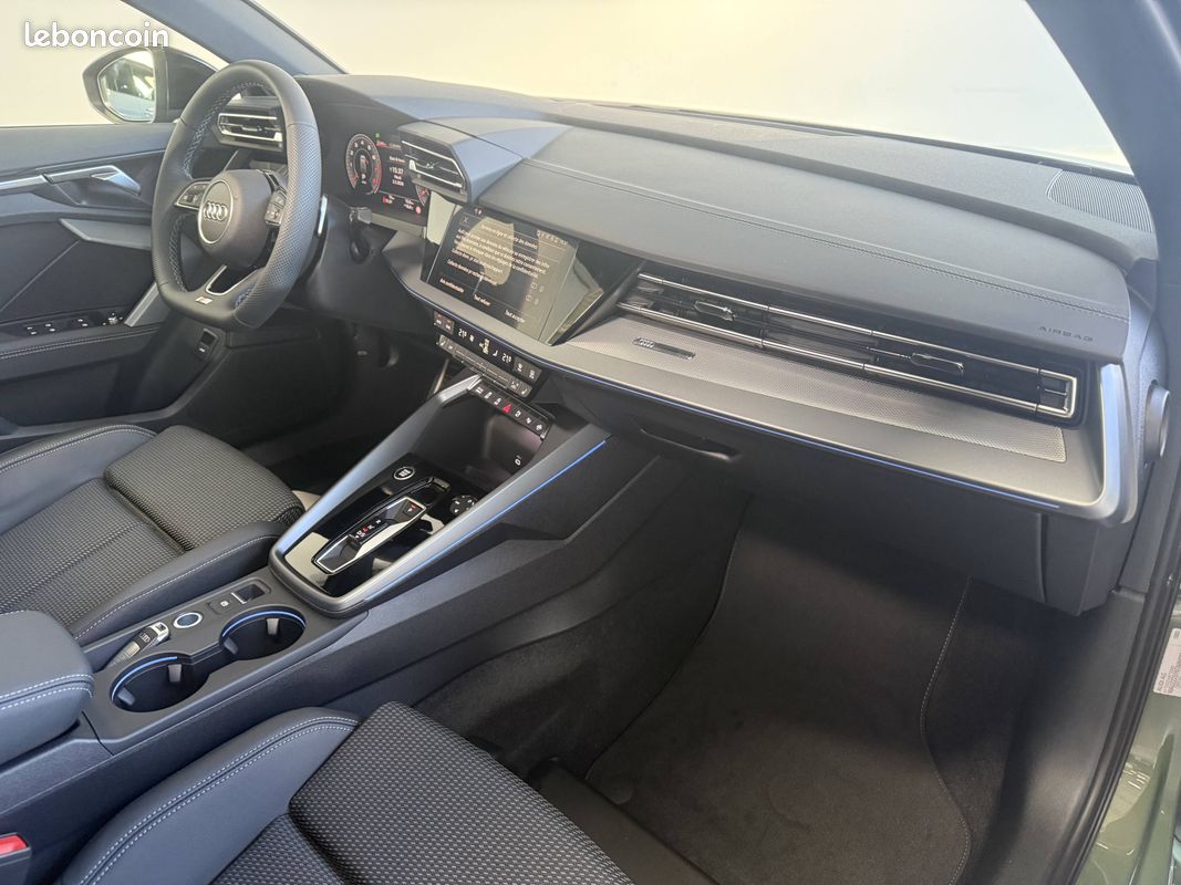 AUDI A3 Sportback TFSI Mild Hybrid 150 S tronic 7 S line (image 32)