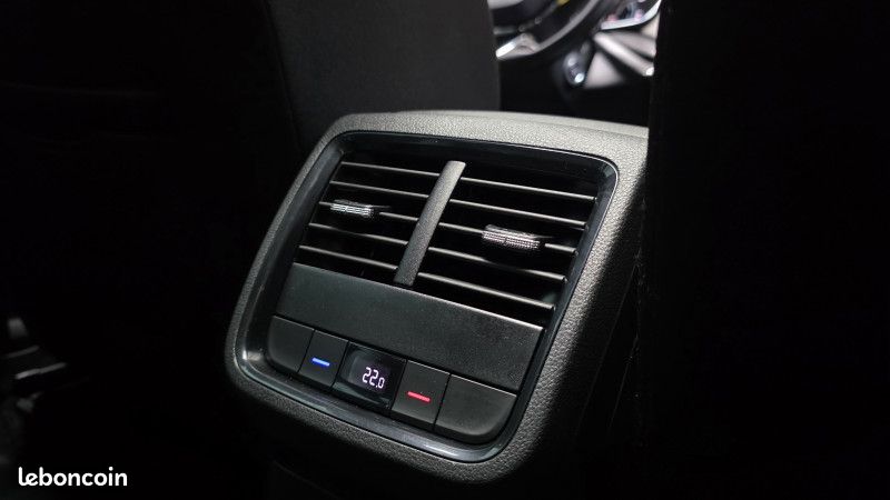 Skoda OCTAVIA COMBI 2.0 TDI 200CH RS DSG7 (image 22)