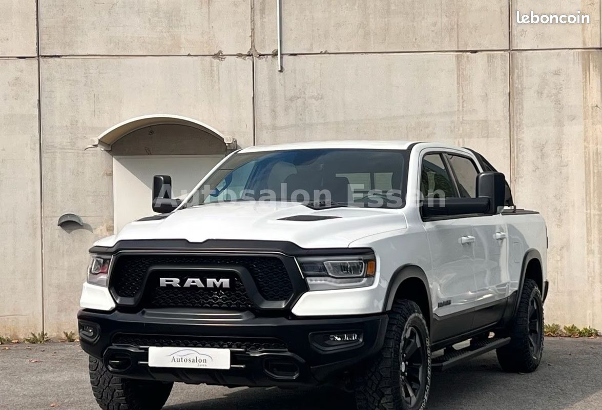 Dodge RAM 1500 Rebel 5.7 HEMI V8 401 ch 4x4 – Harman Kardon – CarPlay – Suspensions pneumatiques (image 19)