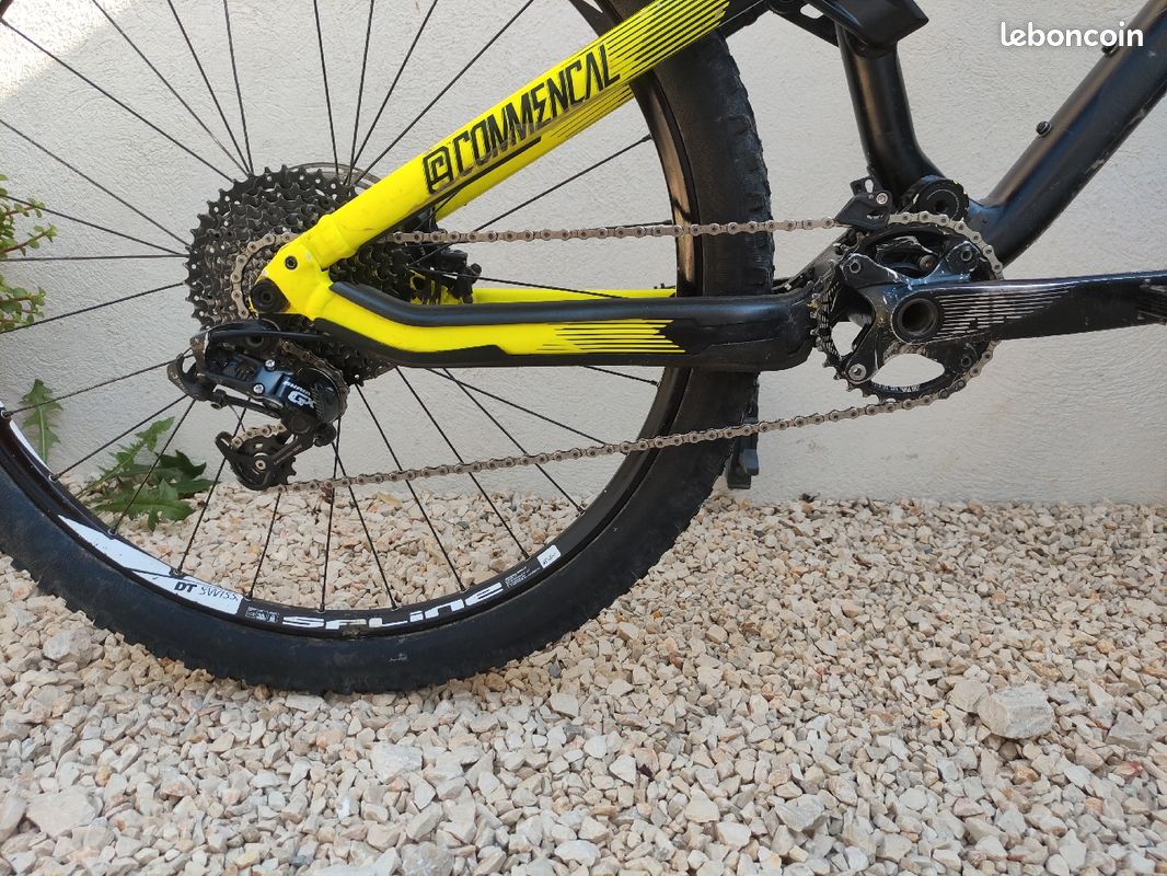 VTT enduro Commencal meta v4 L (image 8)