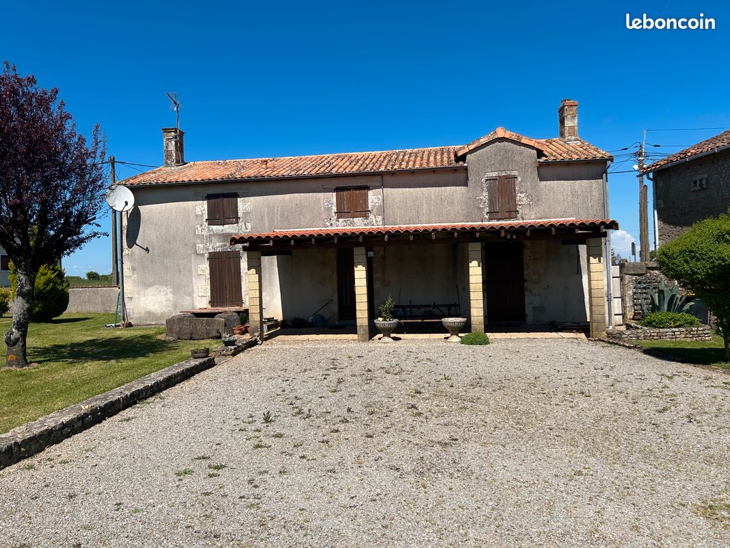 Maison 5 pièces 145 m² · à Maillé · 145 m² · 165 000 €
